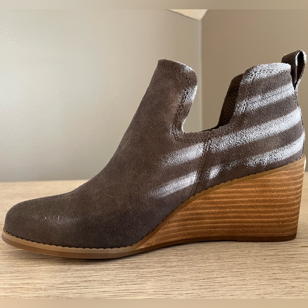 TOMS Women’s Ankle Booties, New In Box, Size 9.5